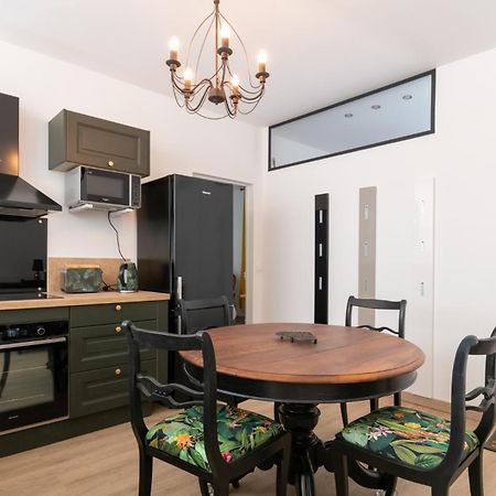 Bien D'Exception En Face Du Palais Des Papes Apartment Авиньон Екстериор снимка