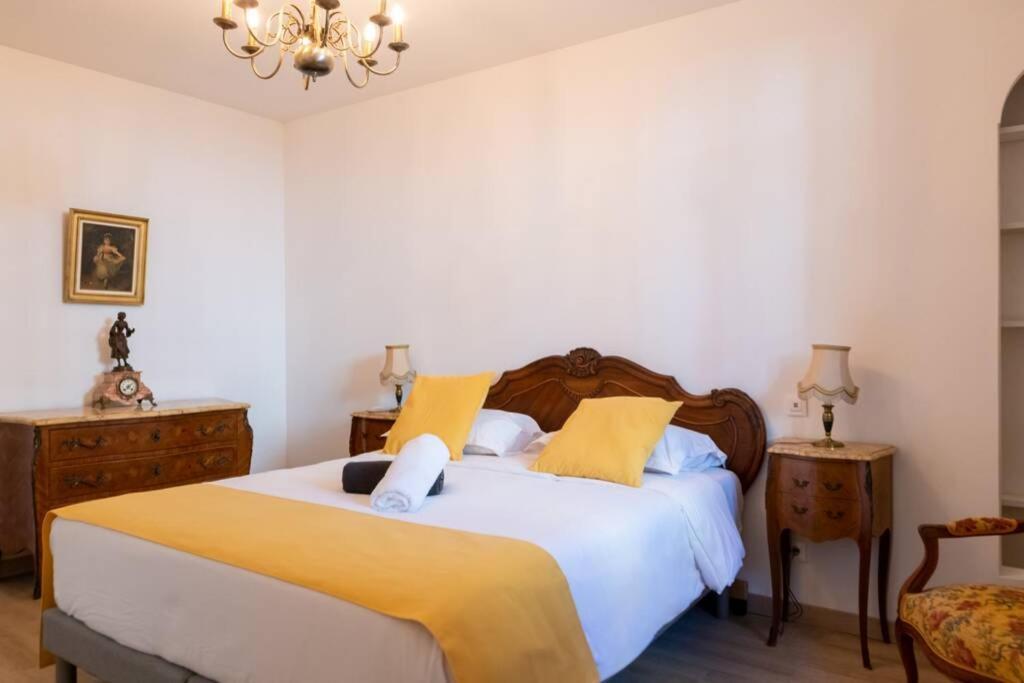 Bien D'Exception En Face Du Palais Des Papes Apartment Авиньон Екстериор снимка