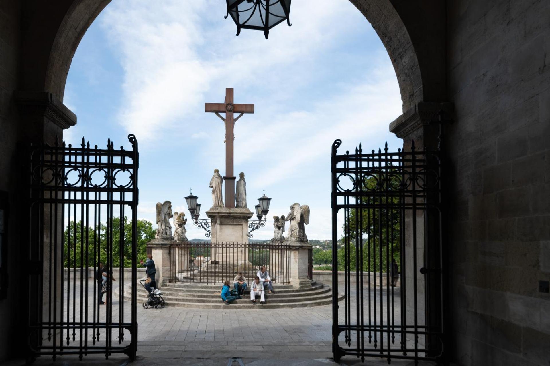 Bien D'Exception En Face Du Palais Des Papes Apartment Авиньон Екстериор снимка