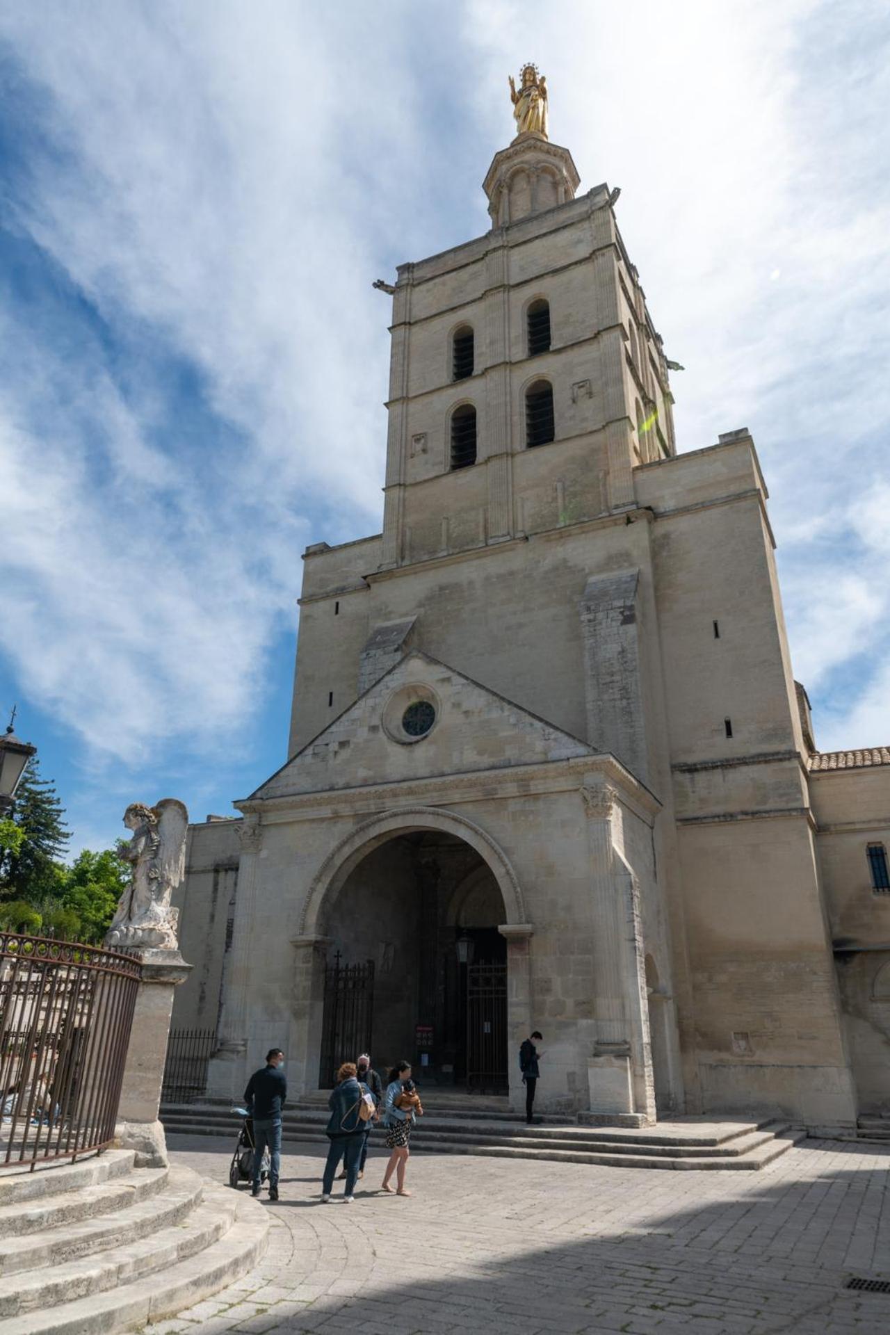 Bien D'Exception En Face Du Palais Des Papes Apartment Авиньон Екстериор снимка