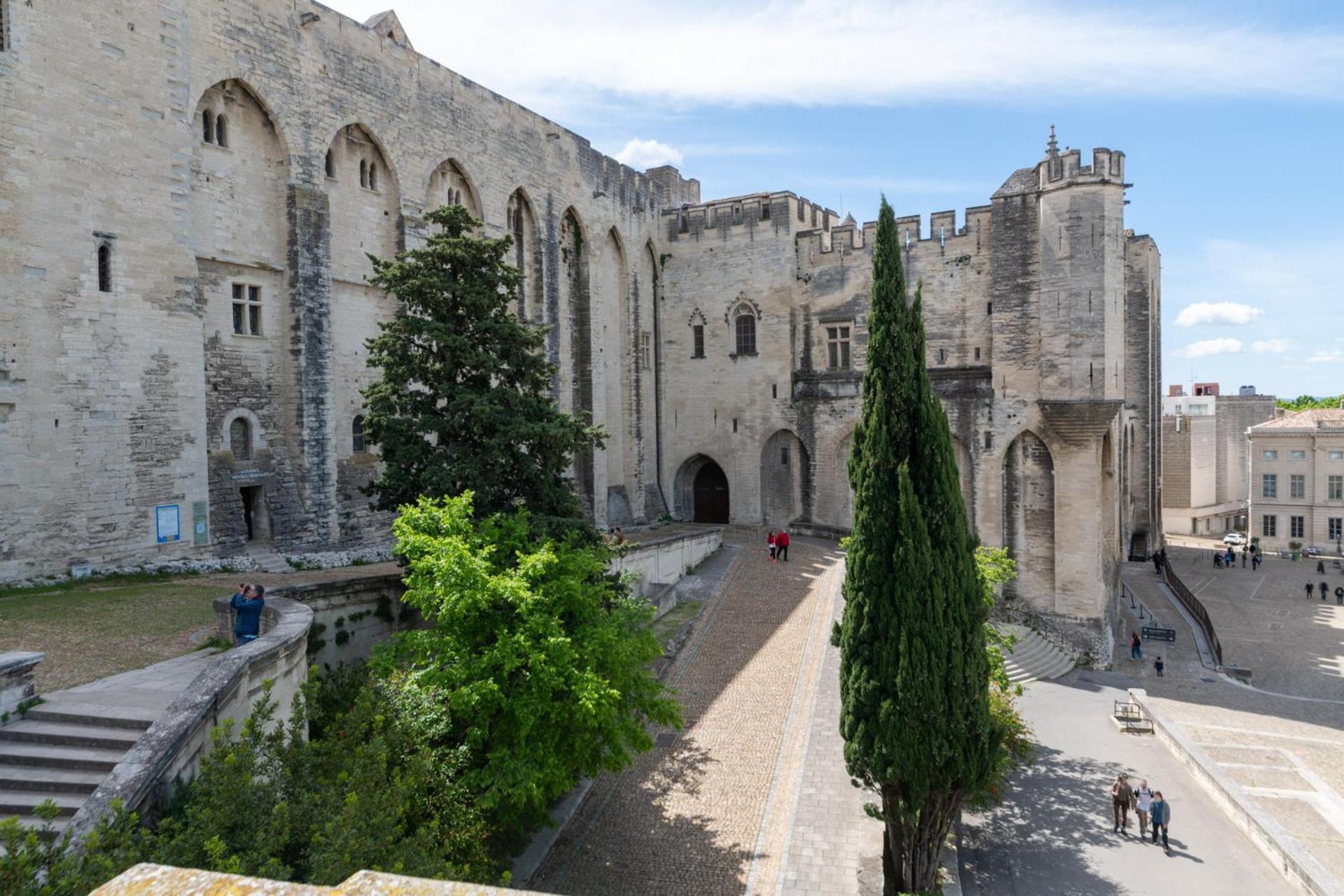 Bien D'Exception En Face Du Palais Des Papes Apartment Авиньон Екстериор снимка