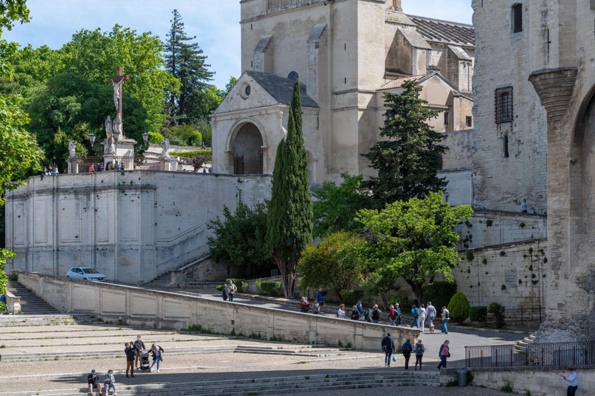 Bien D'Exception En Face Du Palais Des Papes Apartment Авиньон Екстериор снимка
